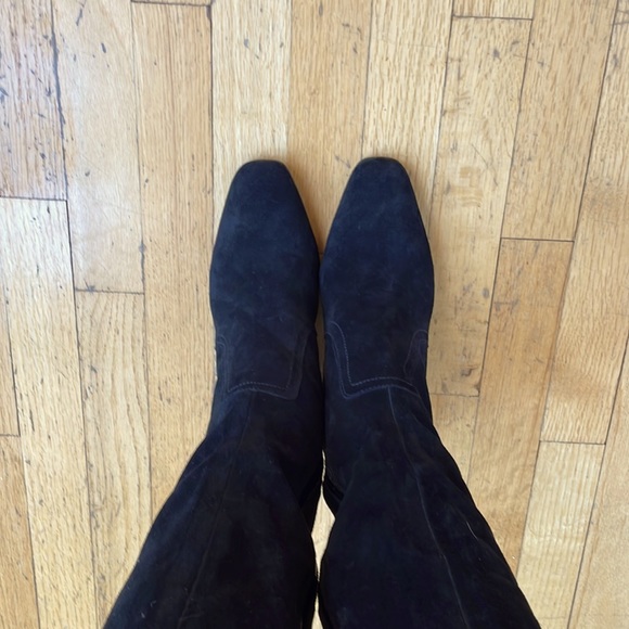 These r great boots! I wore them only once, & realized I need a smaller size. - Picture 6 of 12